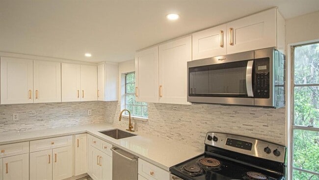 Building Photo - 291 White Oak Cir