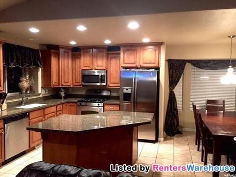 Foto del edificio - 4782 N Shady View Ln