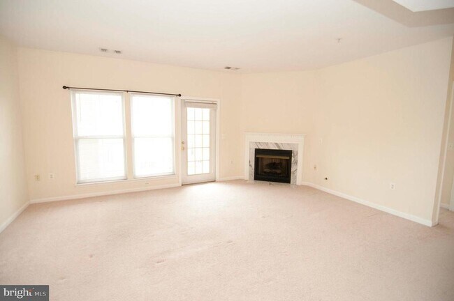 Foto del edificio - 2921 Deer Hollow Way