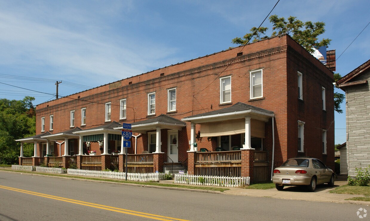 Building Photo - 30-22 Edwards St