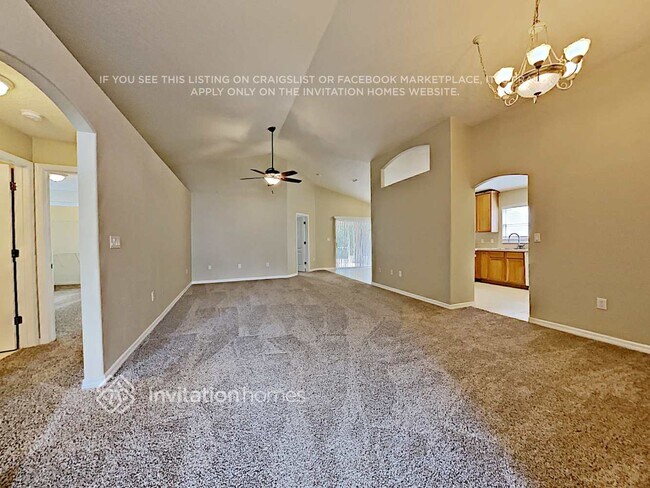 Foto del edificio - 8071 Kingswood Way