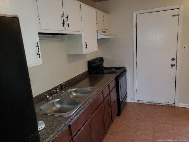 Foto del edificio - 6446 Applecross Ave