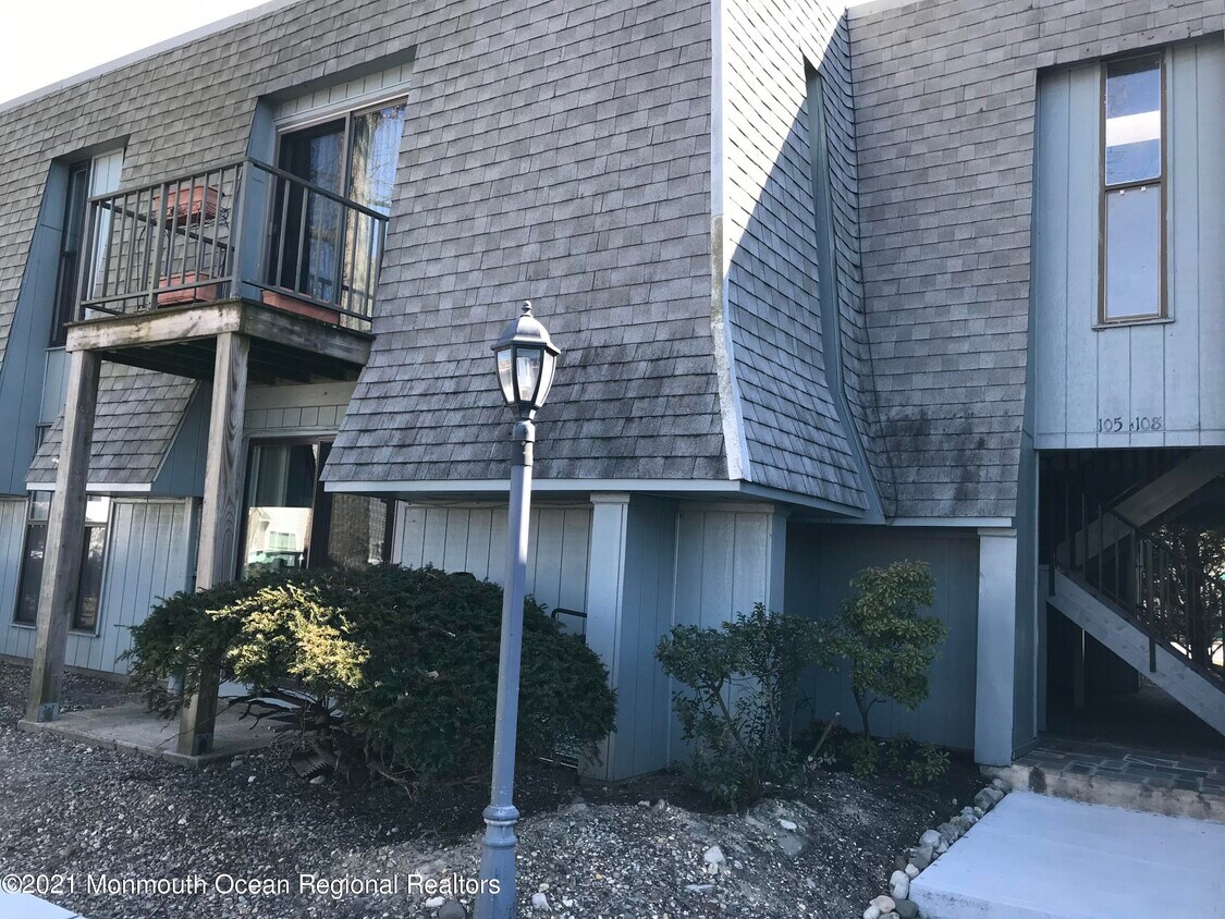 2600 Austin Ave Unit 105, Point Pleasant, NJ 08742 Condo for Rent in Point Pleasant, NJ
