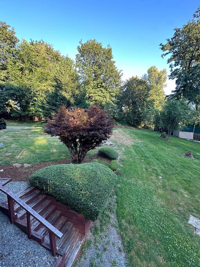 Foto del edificio - Issaquah Schools, bottom floor home unit w...