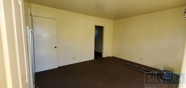 Building Photo - 618 E Hermosa St