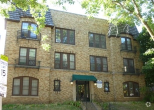 Building Photo - 2937 N Bartlett Ave
