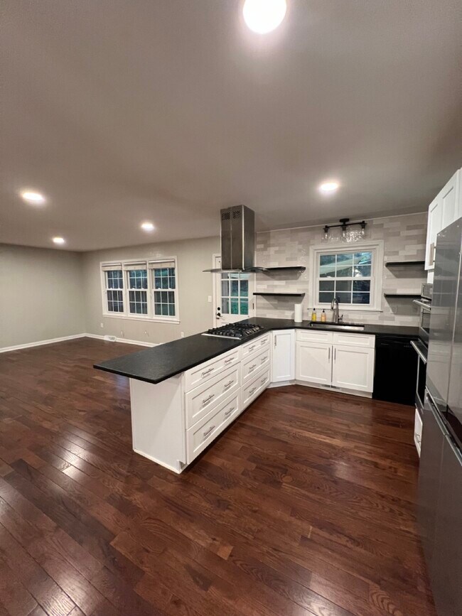 Foto del edificio - 112 Great Glen Rd