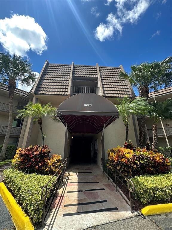 Foto del edificio - 9351 Lime Bay Blvd