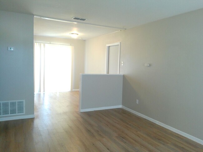 Foto del edificio - 742 Purdue Rd