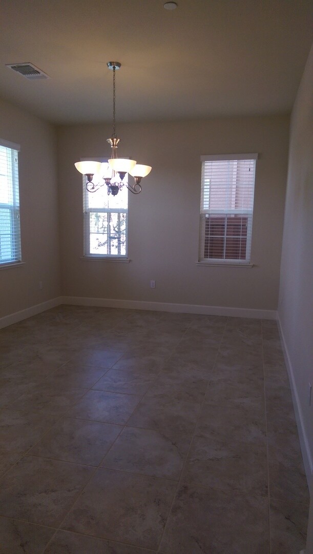 Foto del edificio - Gorgeous 4 bedroom 3 baths in Desirable Mo...