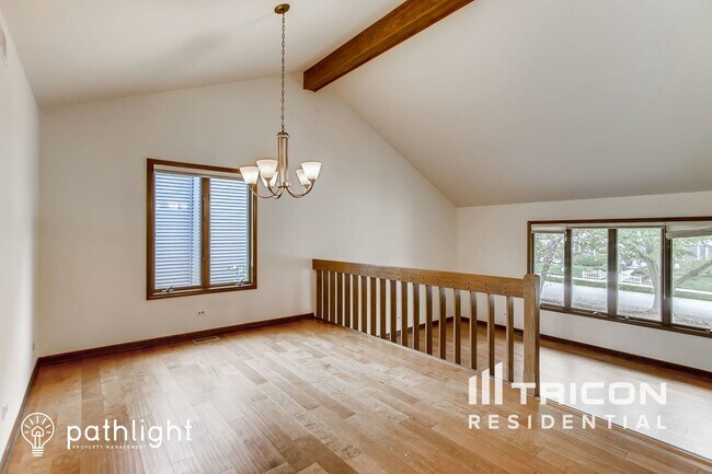 Foto del edificio - 2479 Lakeside Dr
