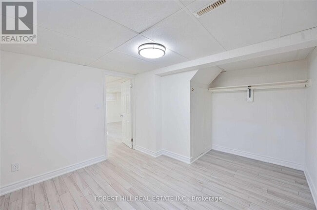 Building Photo - 117 Meadowbank Rd