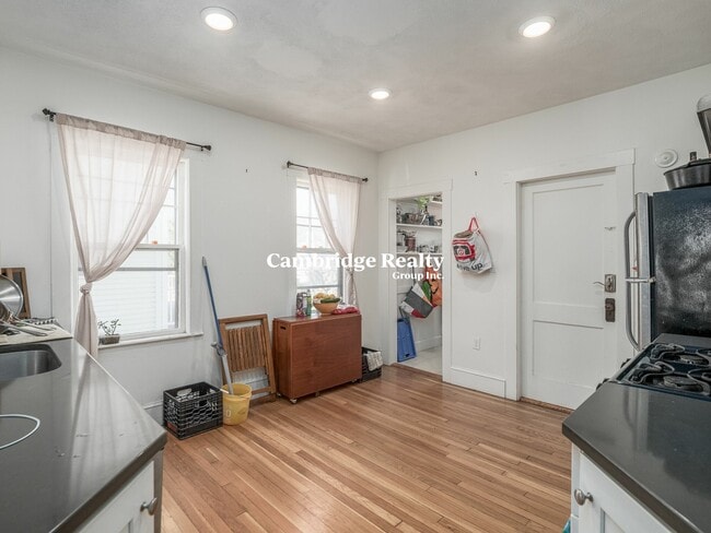 Building Photo - 99 2nd St