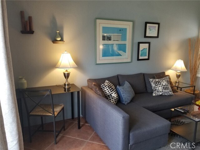 Foto del edificio - 505 S Farrell Dr