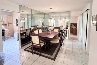 Building Photo - 3931 Cocoplum Cir