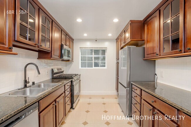 Foto del edificio - 317 S Hamel Rd