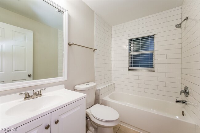 Foto del edificio - 2904 Wanda Ave S