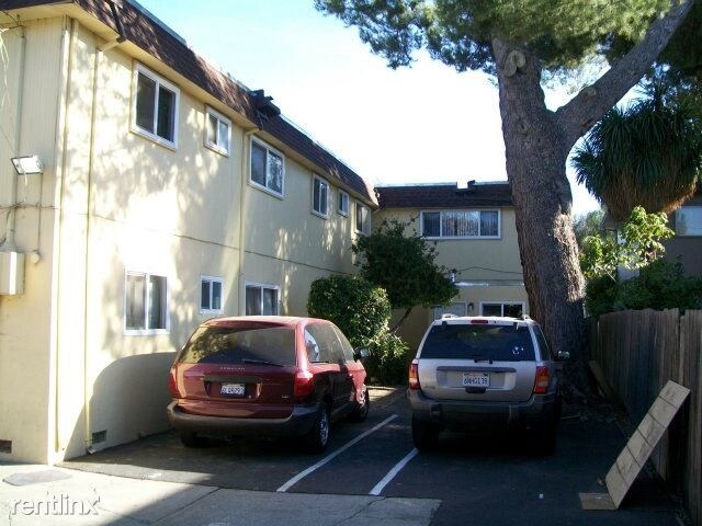 Building Photo - 581 Avalani Ave