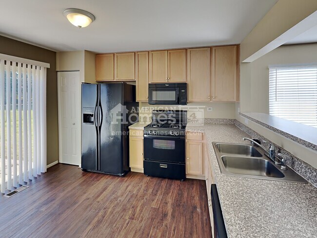 Building Photo - 2462 Mayfield Court