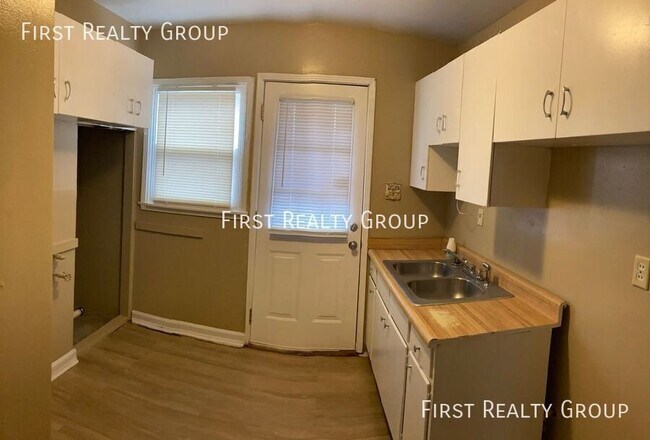 Building Photo - 3608 W. Siebenthaler-