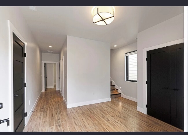 Building Photo - 2212 S 12th St W
