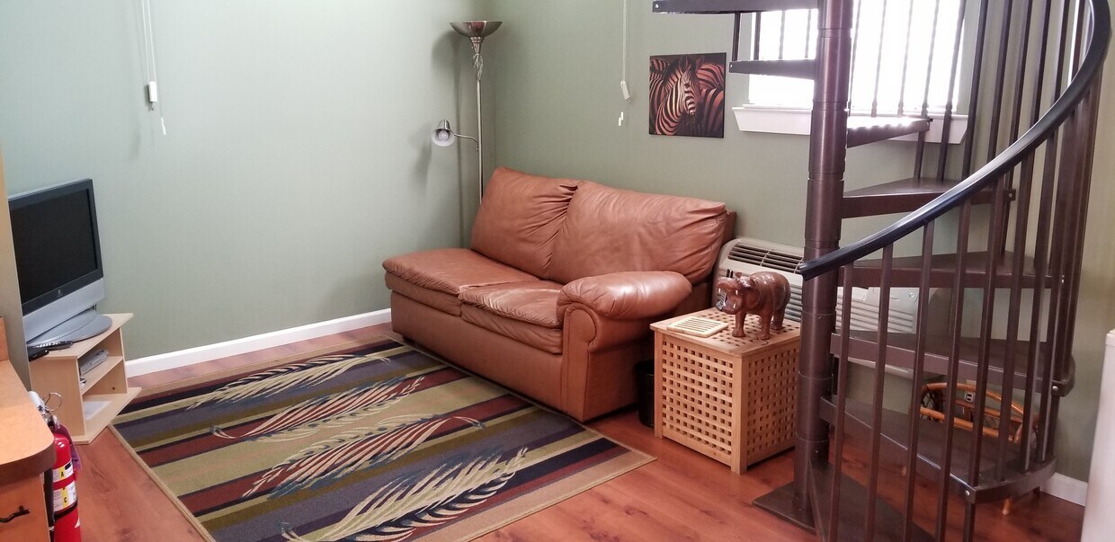 Suites On Chocolate Apartments at 1428 E Chocolate Ave Hershey, PA