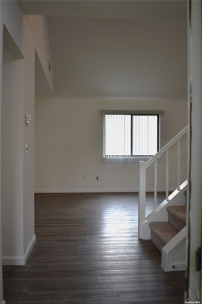 Building Photo - 79 Scarlett Dr