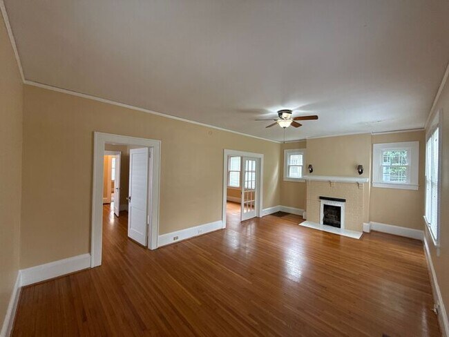 Foto del edificio - Elizabeth - T.R. Lawing Realty, Inc