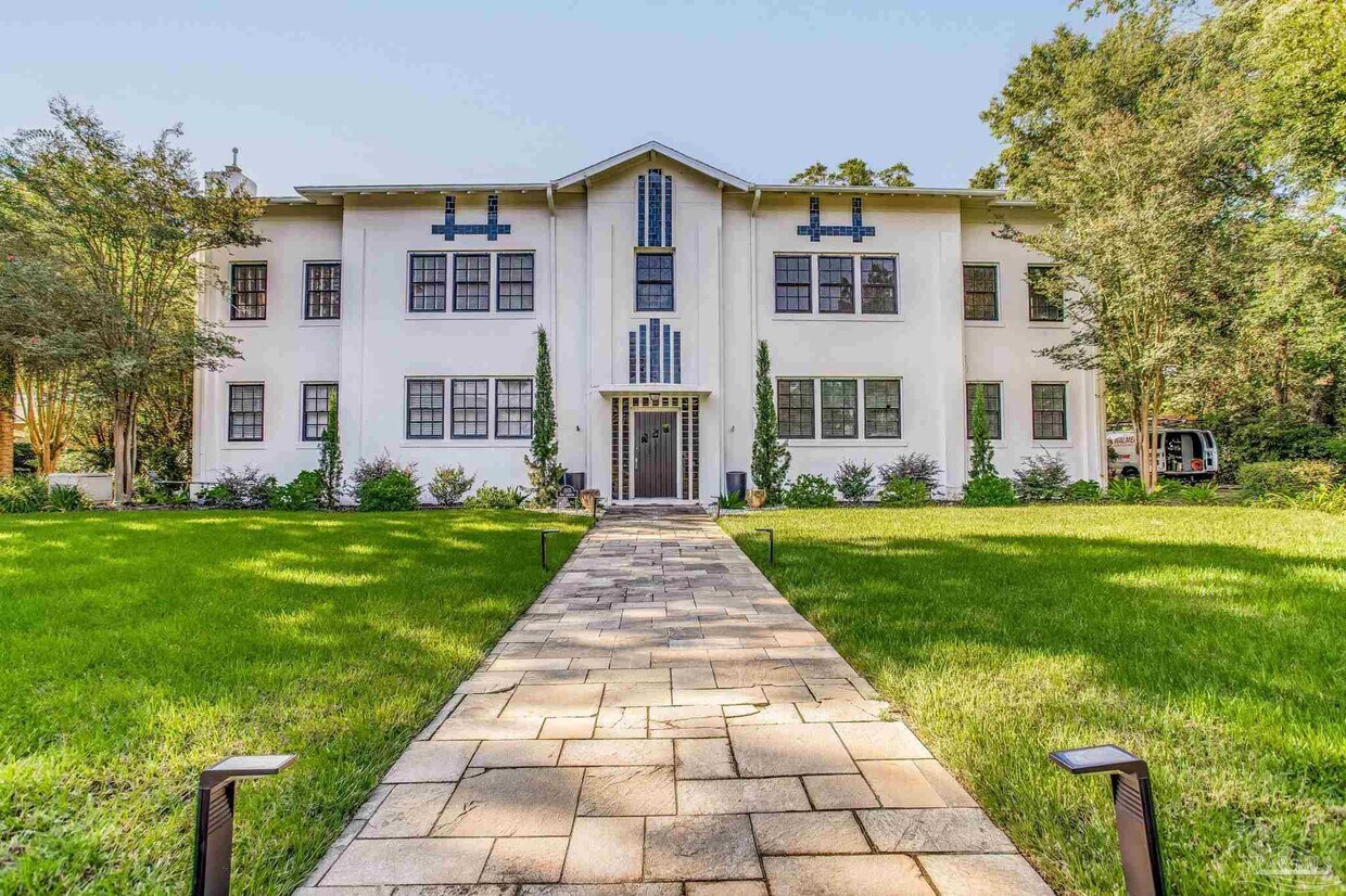 Foto principal - 1515 E Lakeview Ave