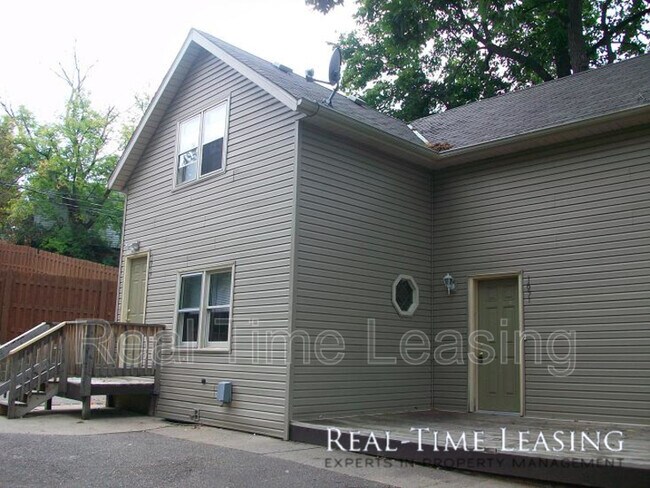 Building Photo - 1651 Concord St N