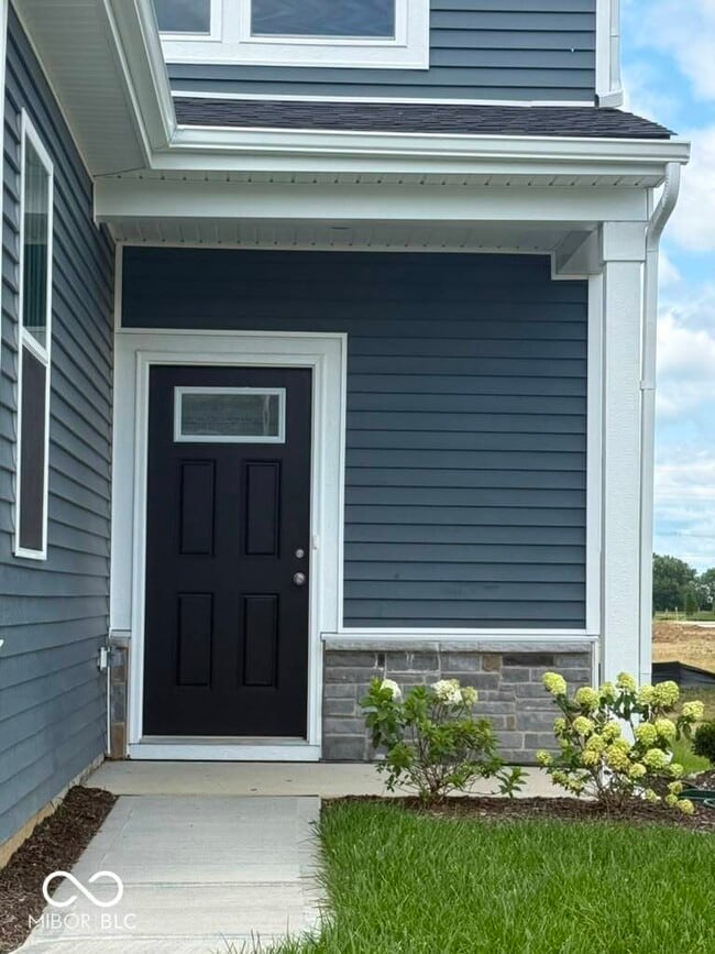 Building Photo - 3802 Sterling Dr