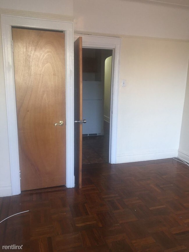 Building Photo - Studio, 1 bath  - 1526 Eastern Pkwy