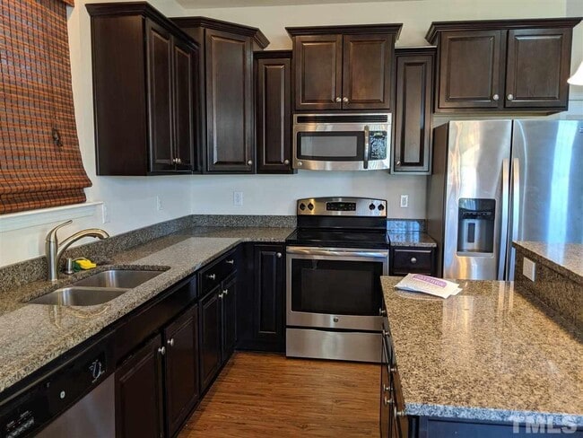 Foto del edificio - 4 Bedroom 2.5 Bath Single Family Home - COMING SOON!