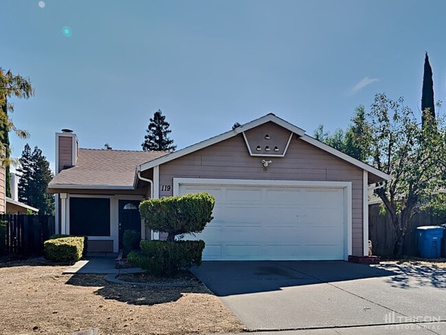 Building Photo - 119 Catalpa Ln