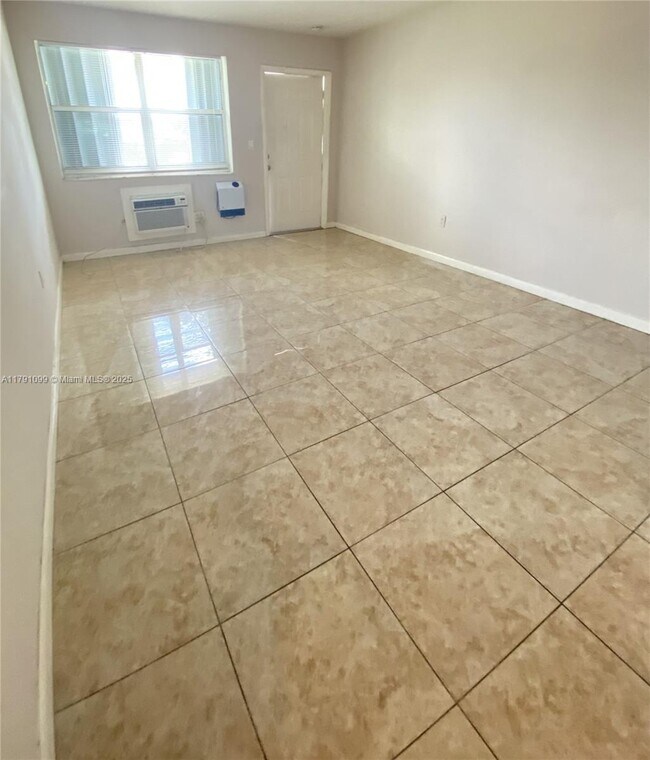 Foto del edificio - 7551 Venetian St