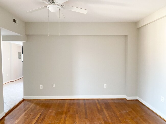 Building Photo - Sunny 2BR on 14th Street in Columbia Heights w/ Parking