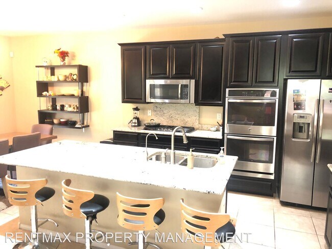 Foto del edificio - 4 br, 2.5 bath House - 7421 OLD COMPTON ST...