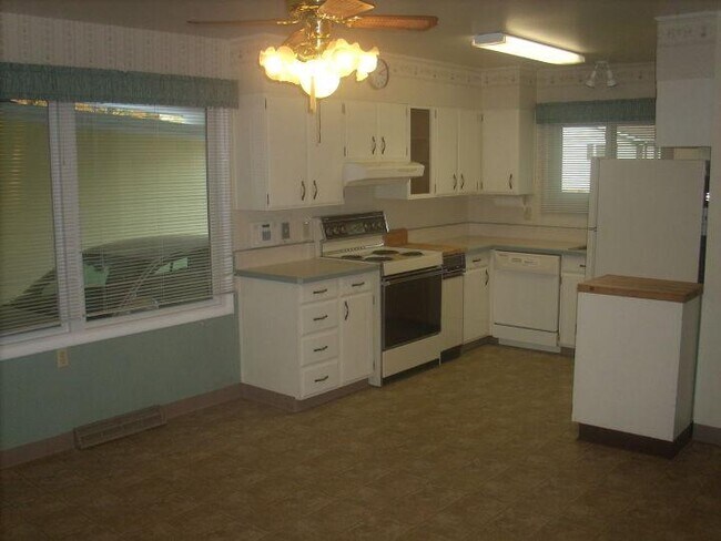Building Photo - 5 bedroom in Billings MT 59102
