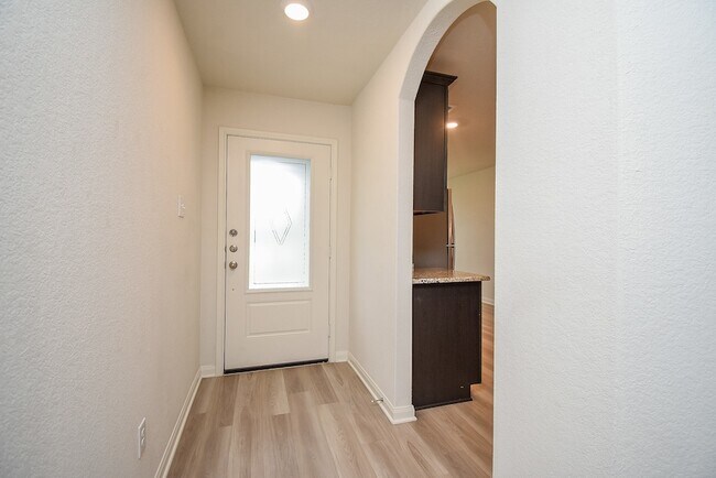 Building Photo - 405 Texas Olive Dr