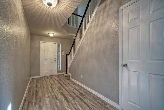 Foto del edificio - 1319 Strickland Dr