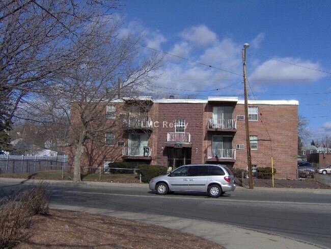 Building Photo - 1538 Eastern Ave