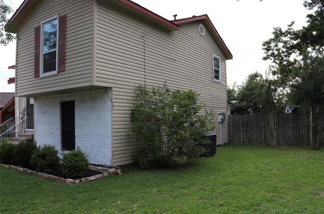 Building Photo - 3403 Dryburgh Ct