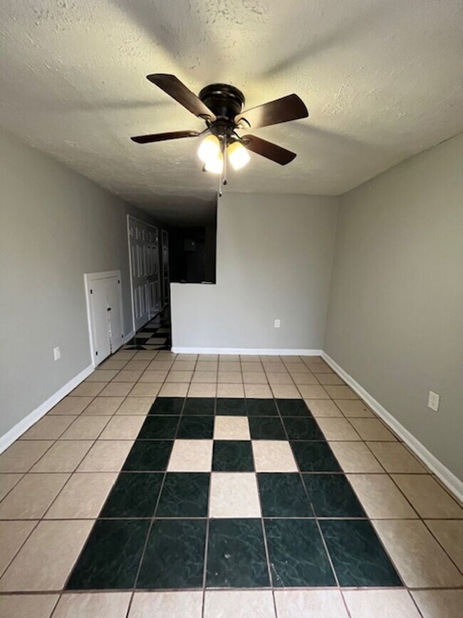 Foto del edificio - 728 N Broadway