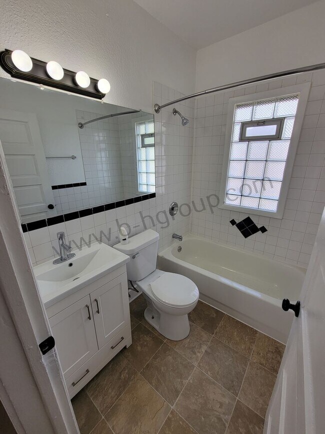 Foto del edificio - 5111 33rd Ave