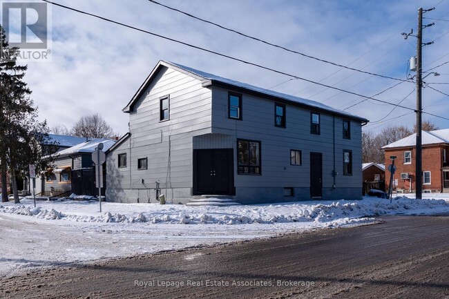 Building Photo - 24 Duke St