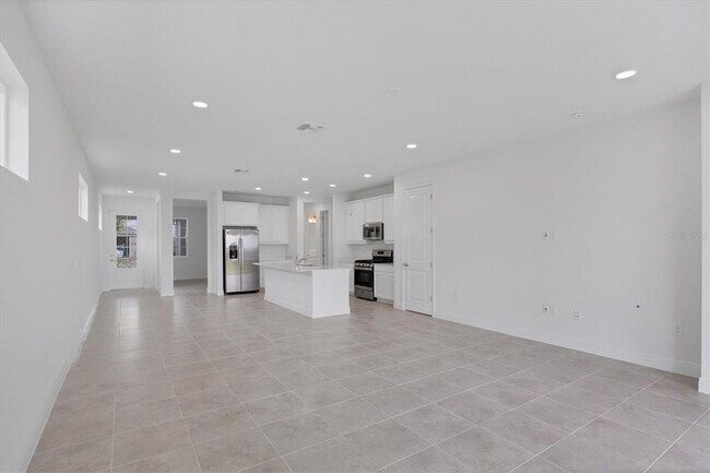 Foto del edificio - 8145 Sternway Rd