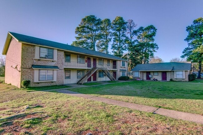 Building Photo - 2401 Brookridge Dr