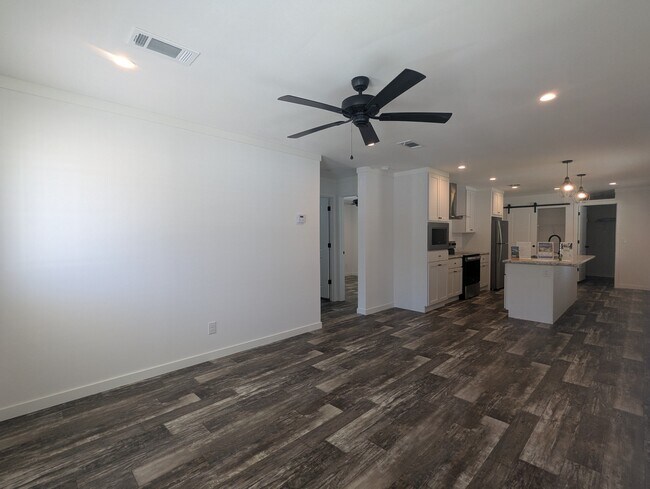 Foto del edificio - 127 Coral Crest Dr
