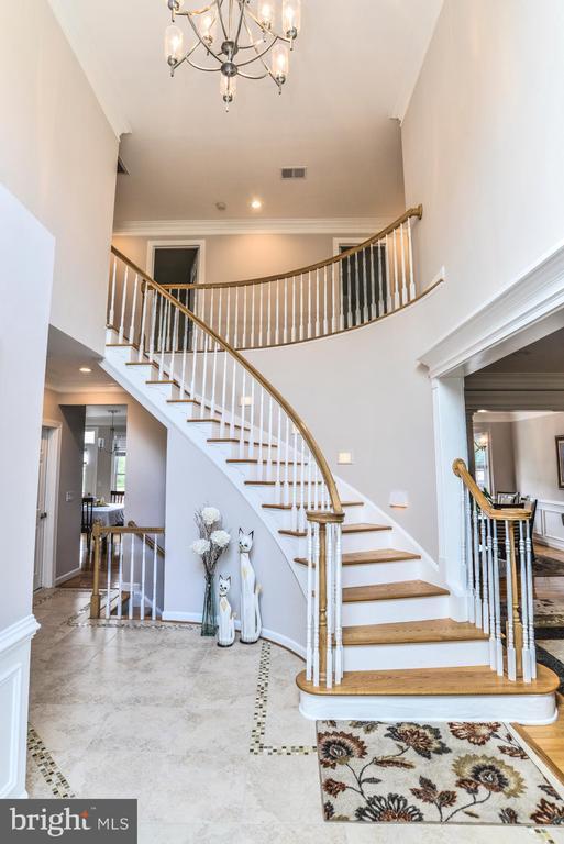 Building Photo - 8159 Silverberry Way