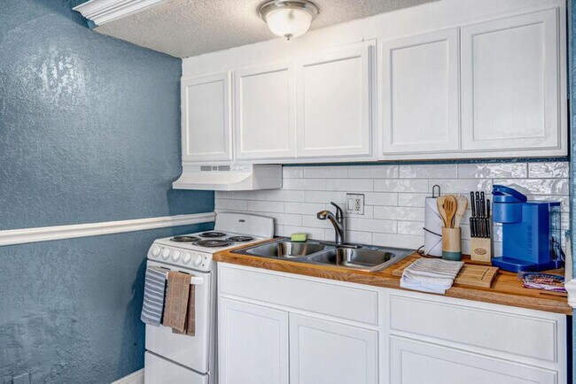 Foto del edificio - 311 W Ashley St